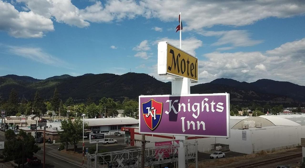 Knights Inn Motel Grants Pass Bagian luar foto